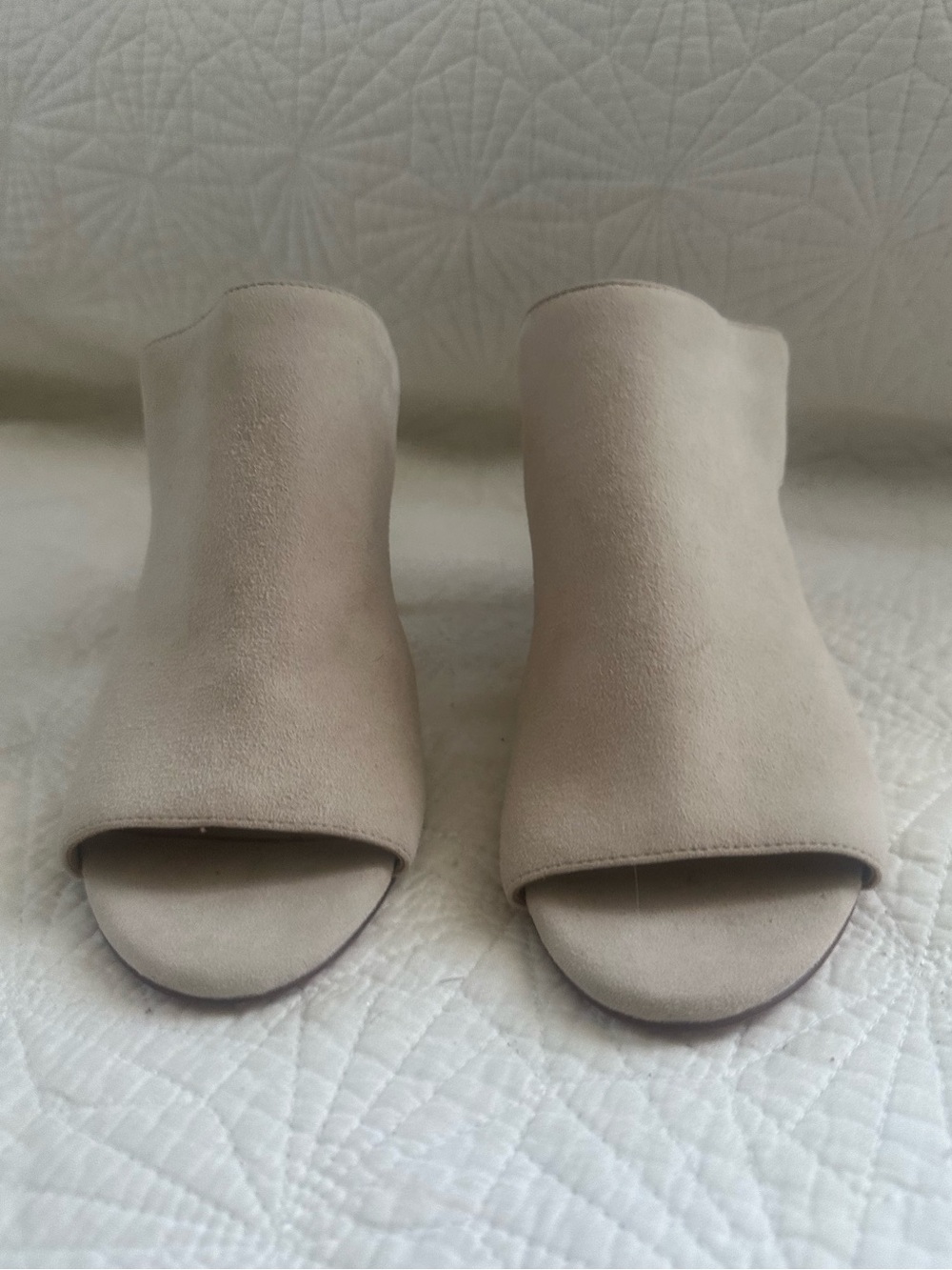 POUR LA VICTOIRE Women's Sand Beige Suede Zandra Stiletto Mules Shoes Size 7